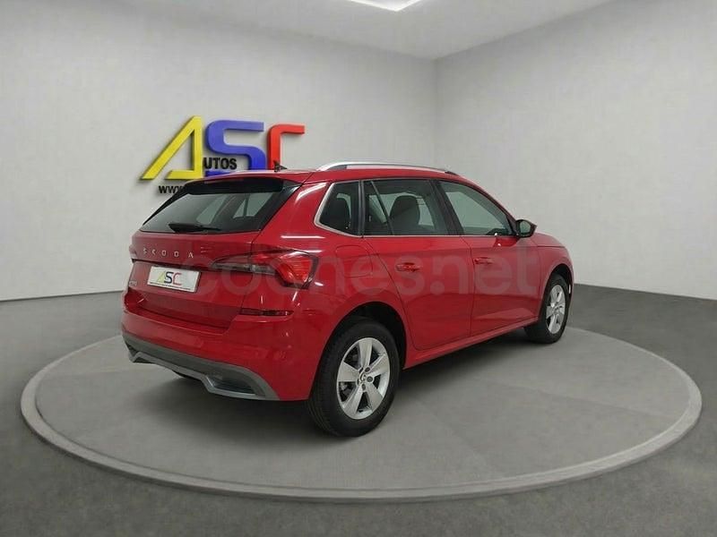 Usado Skoda Kamiq Active 110 CV (80 kW) 2020 Rojo SUV