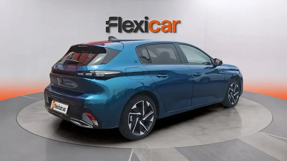 Usado Peugeot 308 Allure 131 CV (96 kW) 2024 Azul Berlina