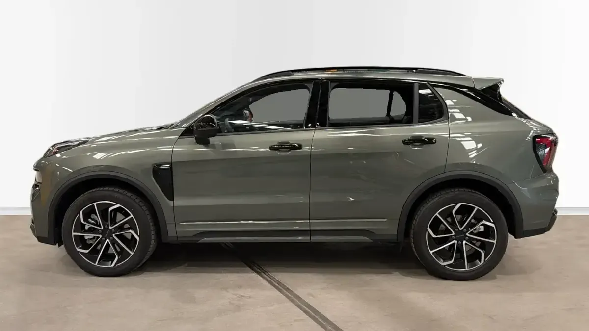 Usado Lynk & Co 01 276 CV (202 kW) 2026 Verde SUV