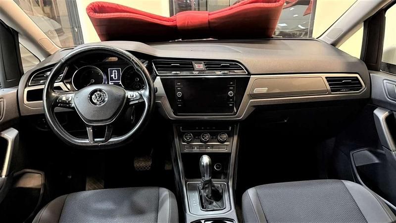 Usado VW Touran Advance 116 CV (85 kW) 2019 Blanco Monovolumen