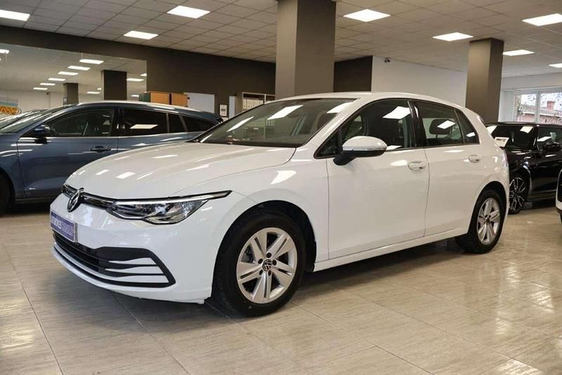 Usado VW Golf VIII Life 116 CV (85 kW) 2021 Blanco Utilitario