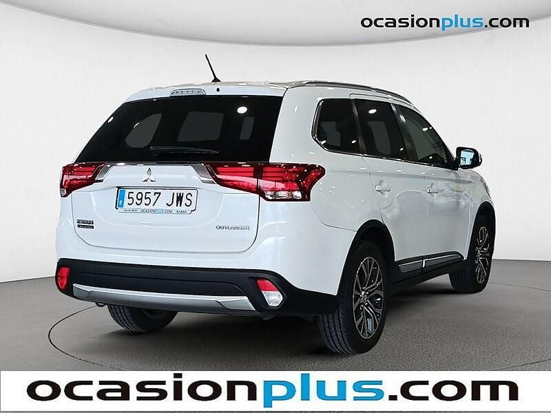 Usado Mitsubishi Outlander Motion 150 CV (110 kW) 2017 Blanco SUV