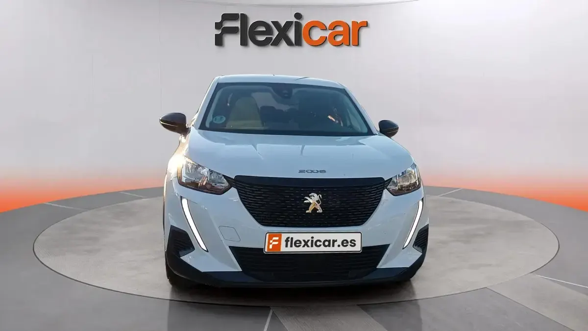 Usado Peugeot 2008 Active 101 CV (74 kW) 2022 Blanco SUV