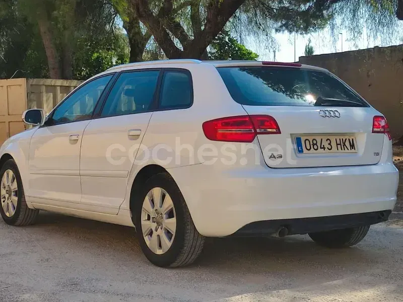 Usado Audi A3 Sportback Ambiente 105 CV (77 kW) 2011 Blanco Utilitario