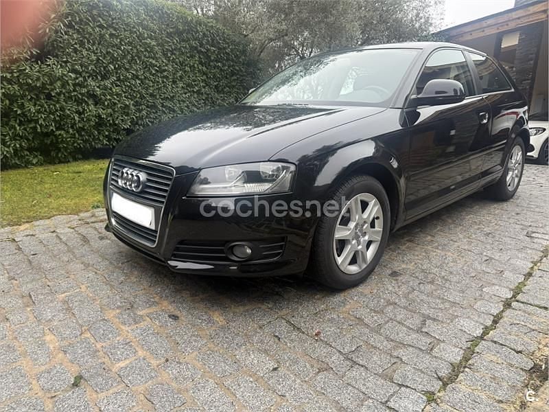 Usado Audi A3 Attraction 105 HP (77 kW) 2011 Preto Citadino