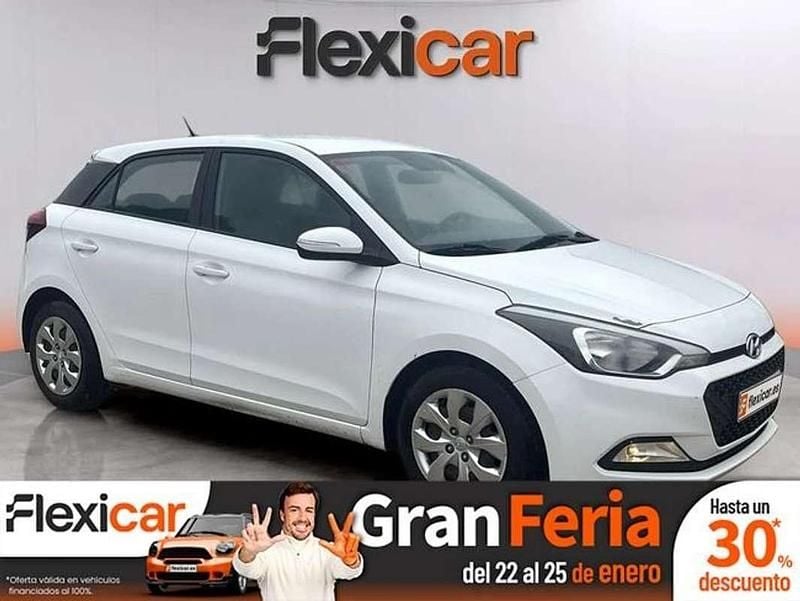 Usado Hyundai i20 84 CV (61 kW) 2016 Blanco Utilitario