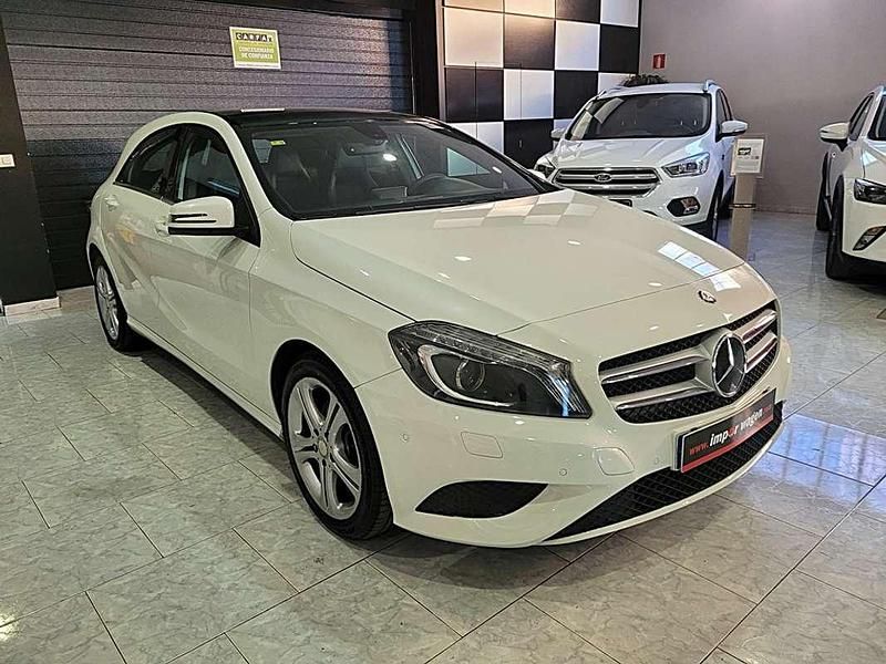 Usado Mercedes A200 Style 136 CV (100 kW) 2014 Blanco Utilitario