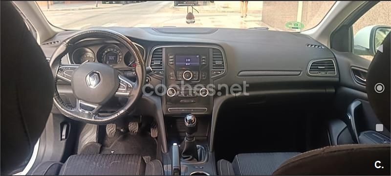 Usado Renault Mégane IV Life 90 CV (66 kW) 2017 Blanco Berlina