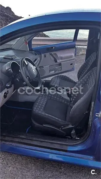 Usado VW New Beetle 115 CV (84 kW) 2000 Azul Utilitario