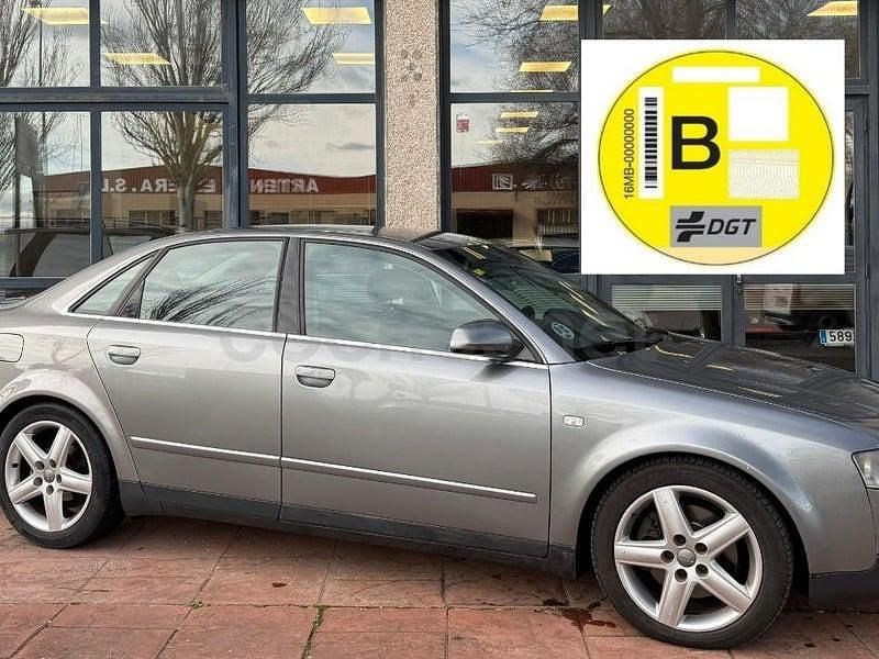 Usado Audi A4 220 CV (161 kW) 2002 Gris / plata Berlina