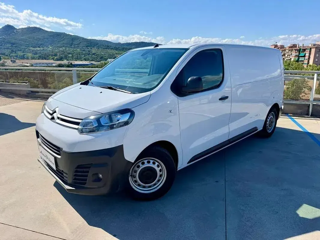 Usado Citroën Jumpy 120 CV (88 kW) 2023 Blanco Monovolumen
