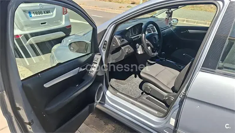 Usado Mercedes B180 109 CV (80 kW) 2005 Gris / plata Monovolumen