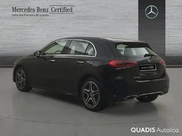 Usado Mercedes A250 218 CV (160 kW) 2022 Negro cosmos