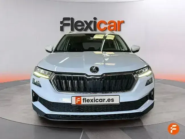 Usado Skoda Karoq Ambition 115 CV (84 kW) 2023 Blanco SUV