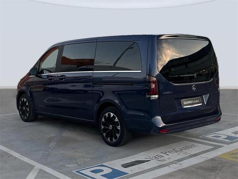 Usado Mercedes V250 Avantgarde 190 CV (139 kW) 2025 Azul Monovolumen