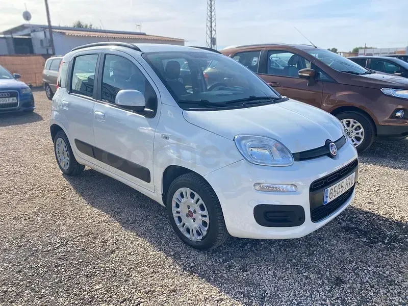 Usado Fiat Panda Lounge 69 CV (50 kW) 2014 Blanco Utilitario