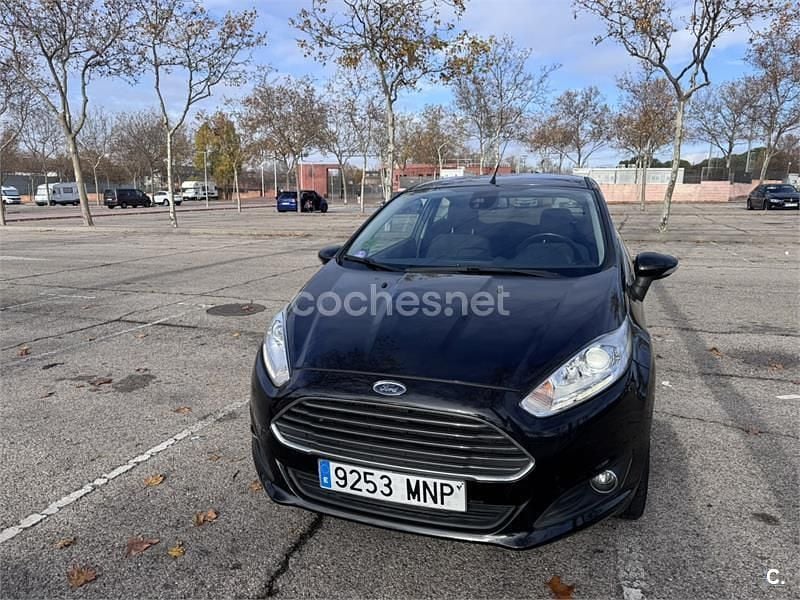 Negro Usado 2015 Ford Fiesta Berlina | 5350 € (Super precio) - Imagen 1/4