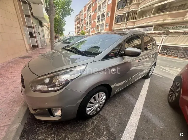 Usado Kia Carens 135 CV (99 kW) 2014 Negro Monovolumen