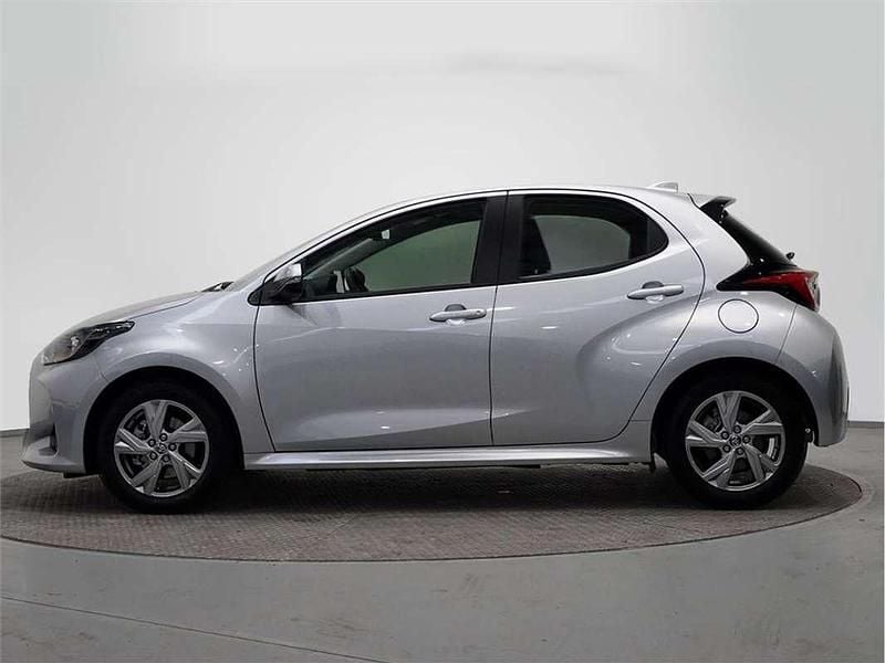 Usado Toyota Yaris Hybrid Active 116 CV (85 kW) 2025 Utilitario