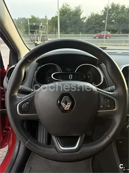 Usado Renault Clio IV LIMITED 90 CV (66 kW) 2018 Rojo Berlina