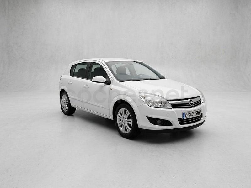 Usado Opel Astra Enjoy 110 CV (80 kW) 2009 Blanco Berlina
