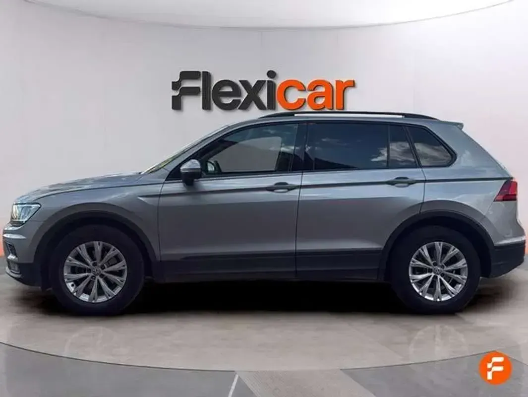 Usado VW Tiguan Edition 125 CV (91 kW) 2017 Gris SUV