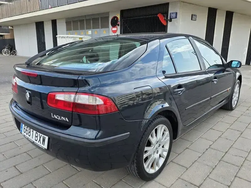 Usado Renault Laguna II Privilege 137 CV (100 kW) 2002 Verde Berlina