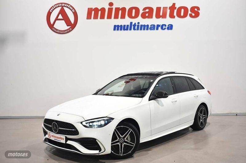 Blanco Usado 2023 Mercedes C300 AMG line Familiar | 39.990 € - Imagen 1/4