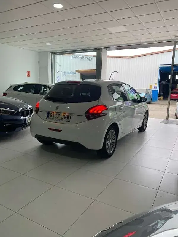 Usado Peugeot 2008 Style 82 CV (60 kW) 2016 SUV