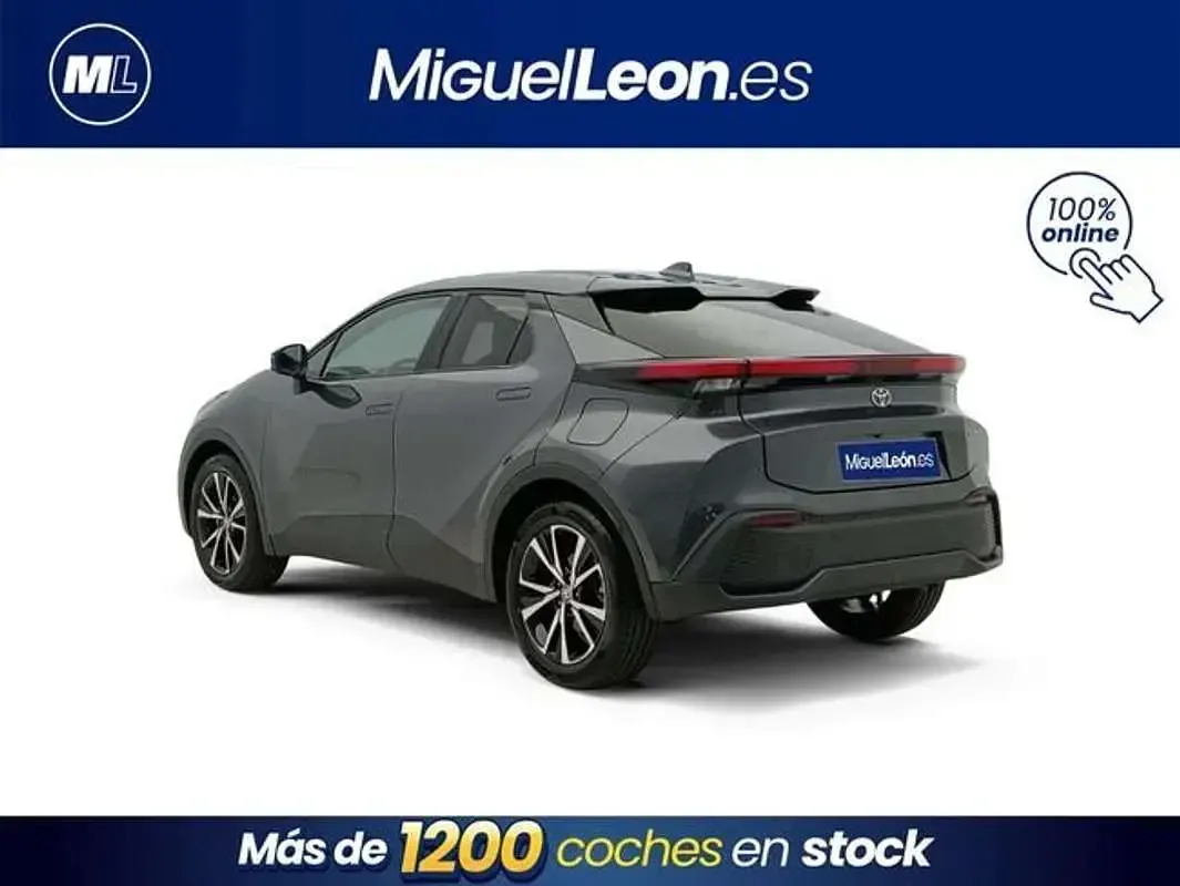 Usado Toyota C-HR Advance 140 CV (102 kW) 2025 Gris SUV
