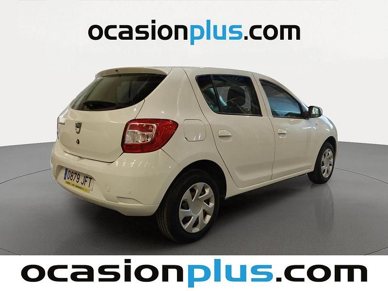 Usado Dacia Sandero Lauréate 75 CV (55 kW) 2015 Blanco Utilitario