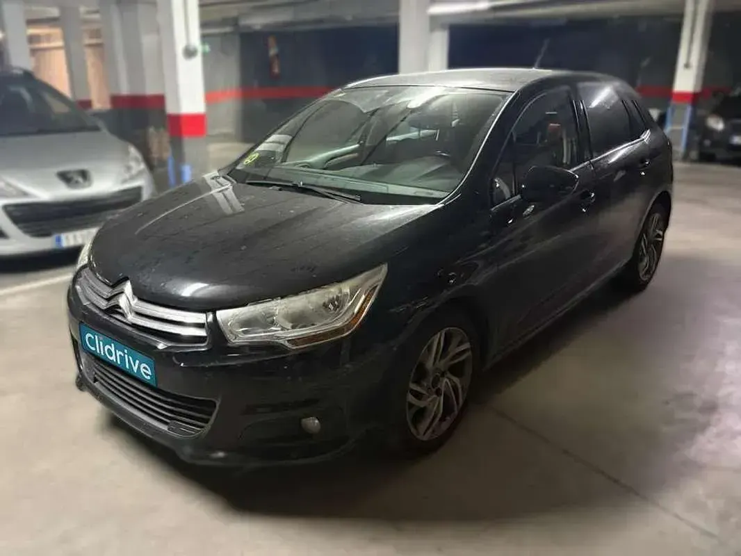 Begagnad Citroën C4 112 HK (82 kW) 2012 Svart Halvkombi