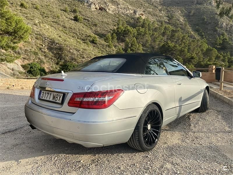 Usado Mercedes E250 Avantgarde 204 CV (150 kW) 2010 Gris / plata Descapotable