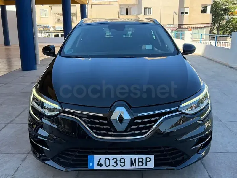 Usado Renault Mégane GrandTour Techno 140 CV (102 kW) 2022 Negro Familiar