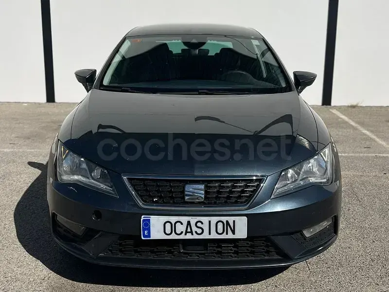 Usado Seat Leon Style 115 CV (84 kW) 2019 Gris / plata Berlina
