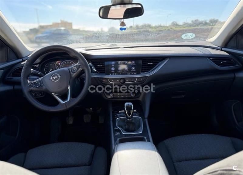 Usado Opel Insignia 136 CV (100 kW) 2020 Negro Berlina