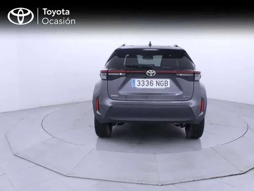 Usado Toyota Yaris Cross Active 132 CV (97 kW) 2025 Gris SUV