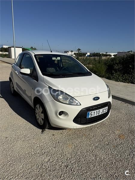 Usado Ford Ka 69 CV (50 kW) 2015 Blanco Berlina