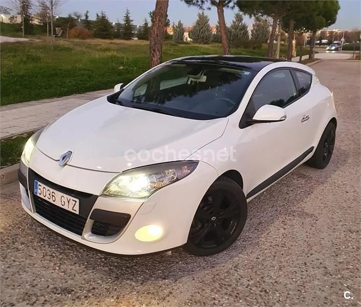 Usado Renault Mégane Dynamique 110 CV (80 kW) 2010 Blanco Berlina