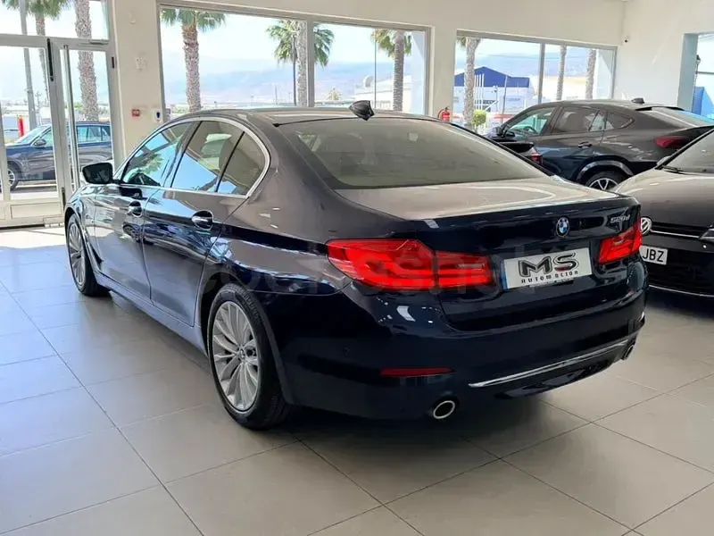 Usado BMW 520 Luxury Line 190 CV (139 kW) 2018 Azul Berlina