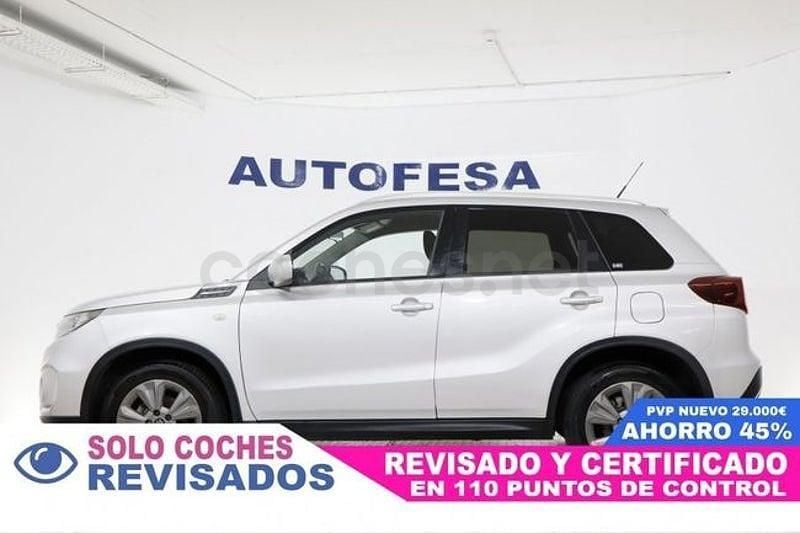 Usado Suzuki Vitara 129 CV (94 kW) 2020 Gris / plata SUV