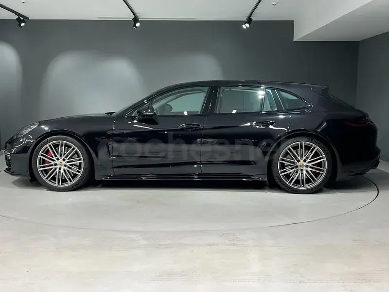 Usado Porsche Panamera Turbo Sport Turismo Sport Turismo 550 CV (404 kW) 2017 Negro Familiar