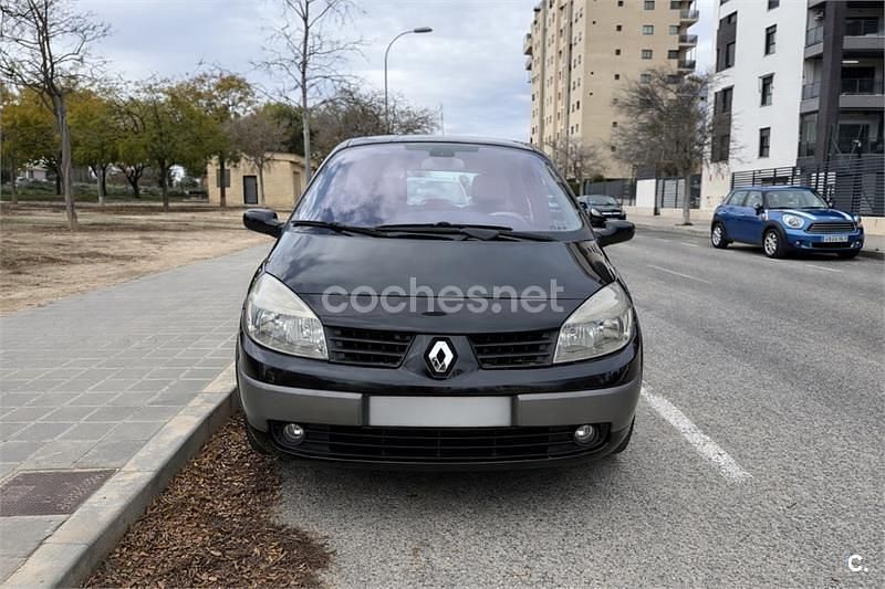 Usado Renault Scénic II Privilege 120 CV (88 kW) 2004 Negro Monovolumen