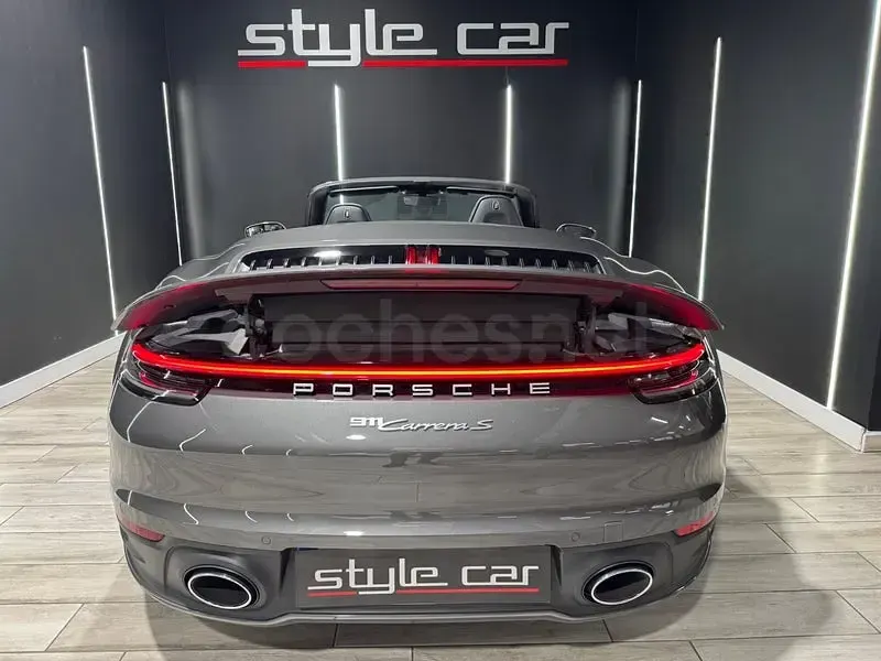Usado Porsche 911 Carrera S Cabriolet 450 CV (330 kW) 2023 Gris / plata Descapotable