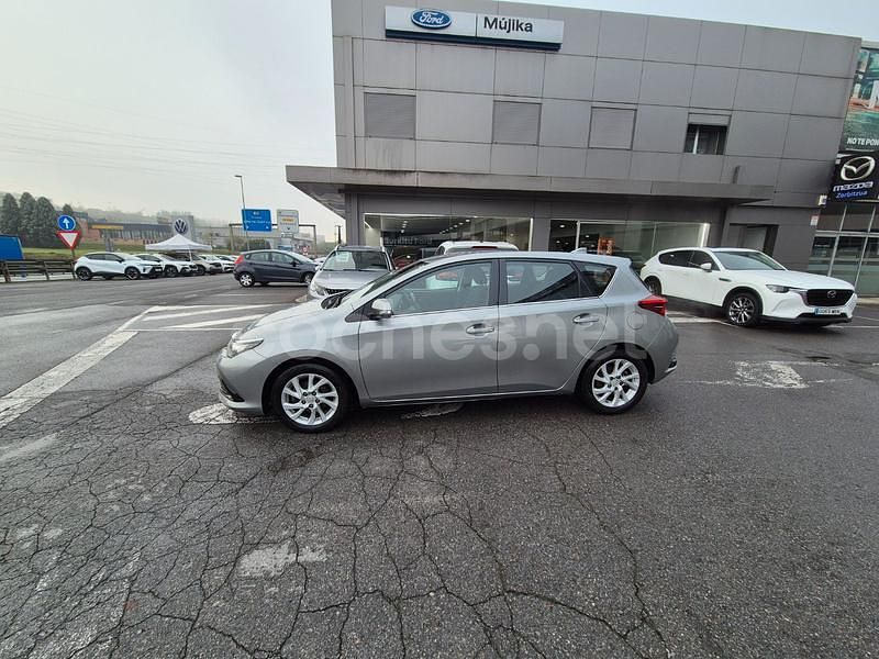 Gris / plata Usado 2019 Toyota Auris Hybrid Active Berlina | 16.990 € (Precio justo) - Imagen 1/4