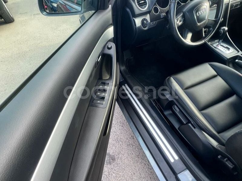 Usado Audi A4 Cabriolet 140 CV (102 kW) 2008 Gris / plata Descapotable