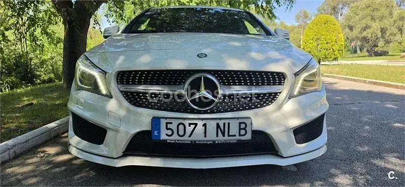 Usado Mercedes CLA200 Shooting Brake AMG line 136 CV (100 kW) 2016 Blanco Familiar