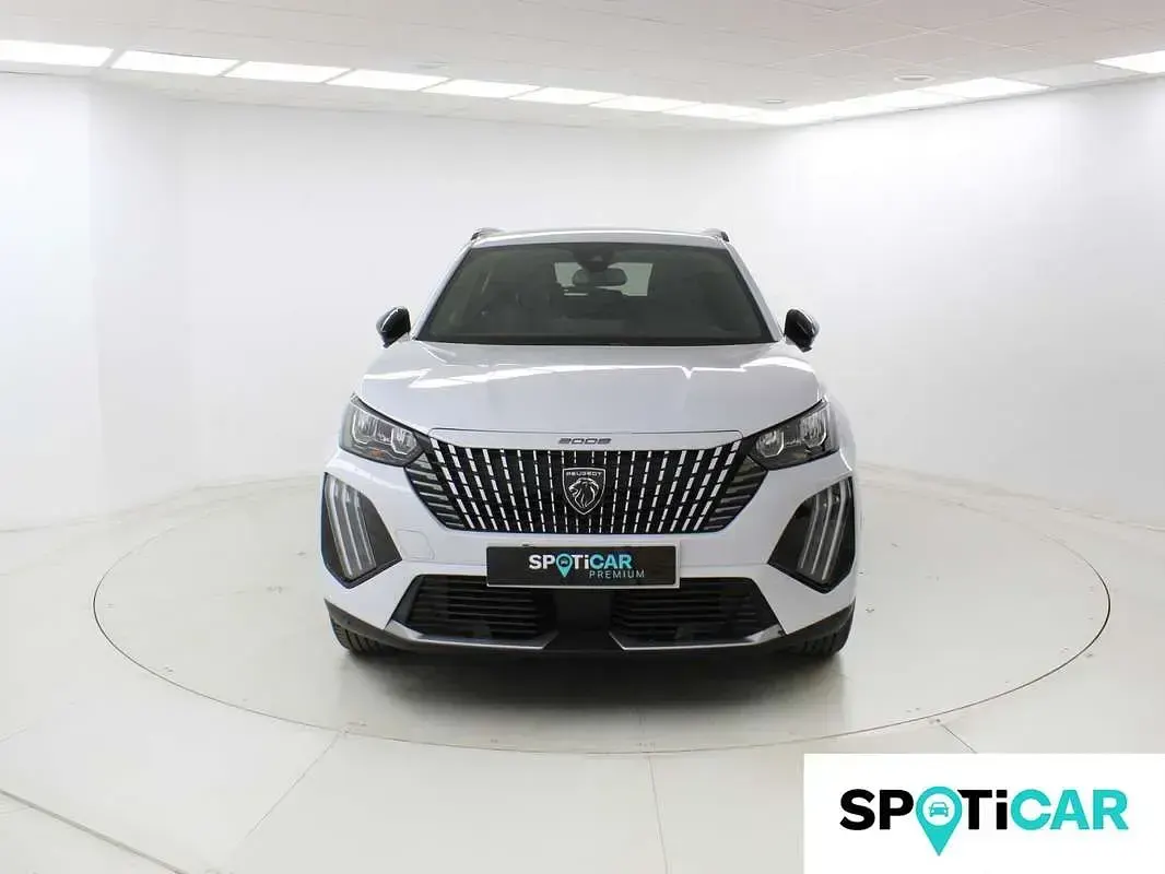 Usado Peugeot e-2008 Allure 100 kW (136 CV) 2024 Blanco SUV