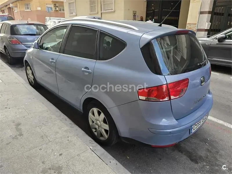 Usado Seat Altea XL 105 CV (77 kW) 2008 Azul Monovolumen