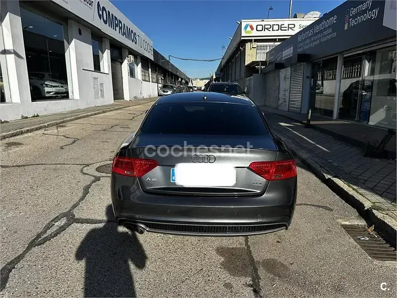 Usado Audi A5 S-Line 177 CV (130 kW) 2015 Gris / plata Coupe